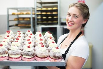 Bree Scott: Glamour Cakes