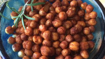 Crispy roasted chickpeas