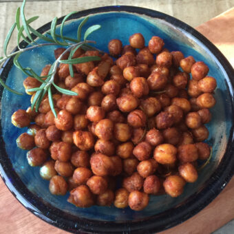 Crispy roasted chickpeas