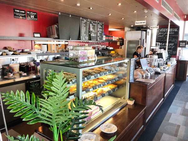 Classic Kiwi hospitality: Milieu Café - Metropol