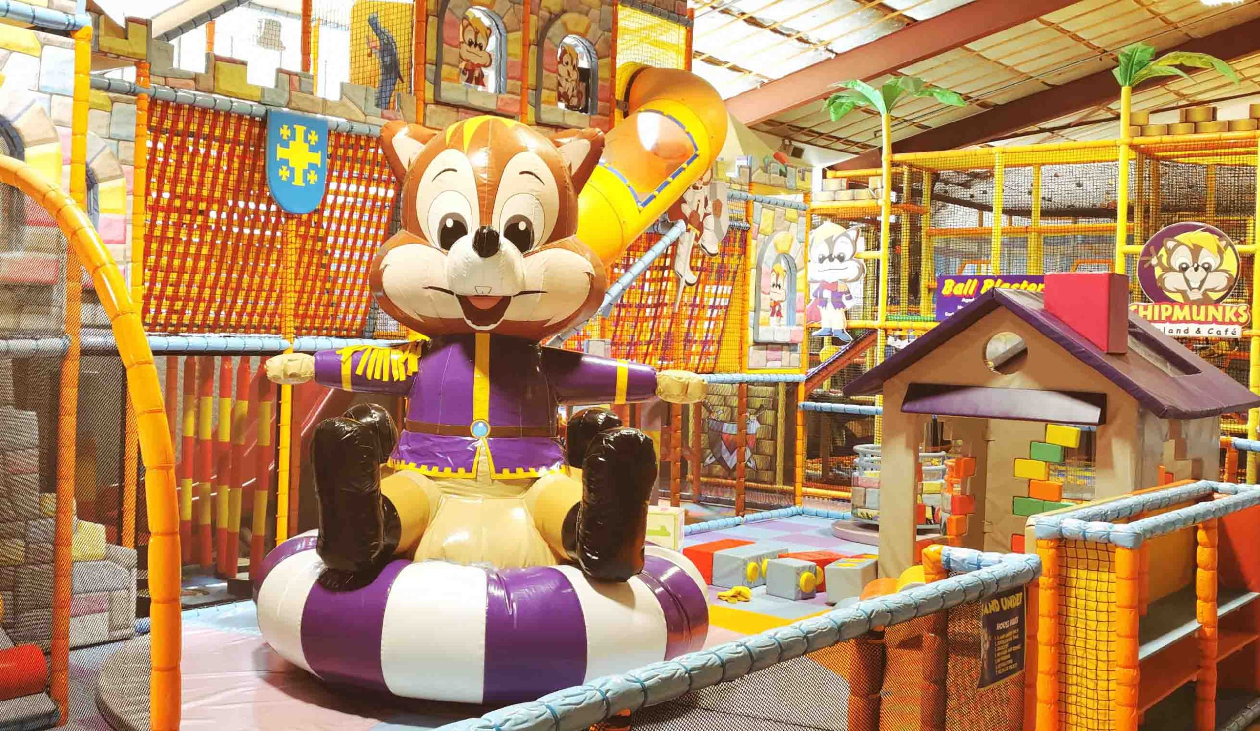 Let's party: Chipmunks Playland and Cafe - Metropol